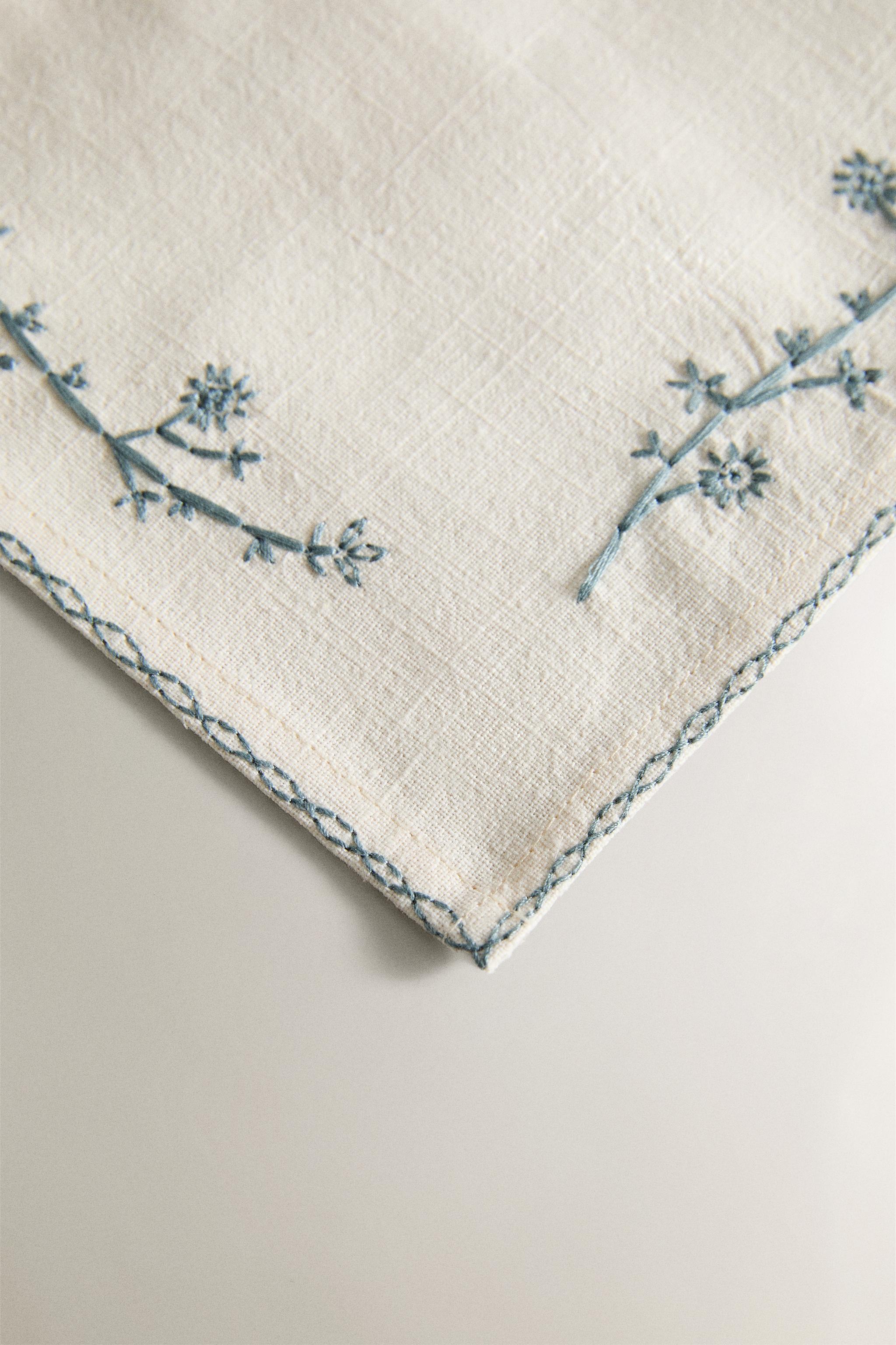 LOT SERVIETTES BRODERIE VÉGÉTALE (LOT DE 4)